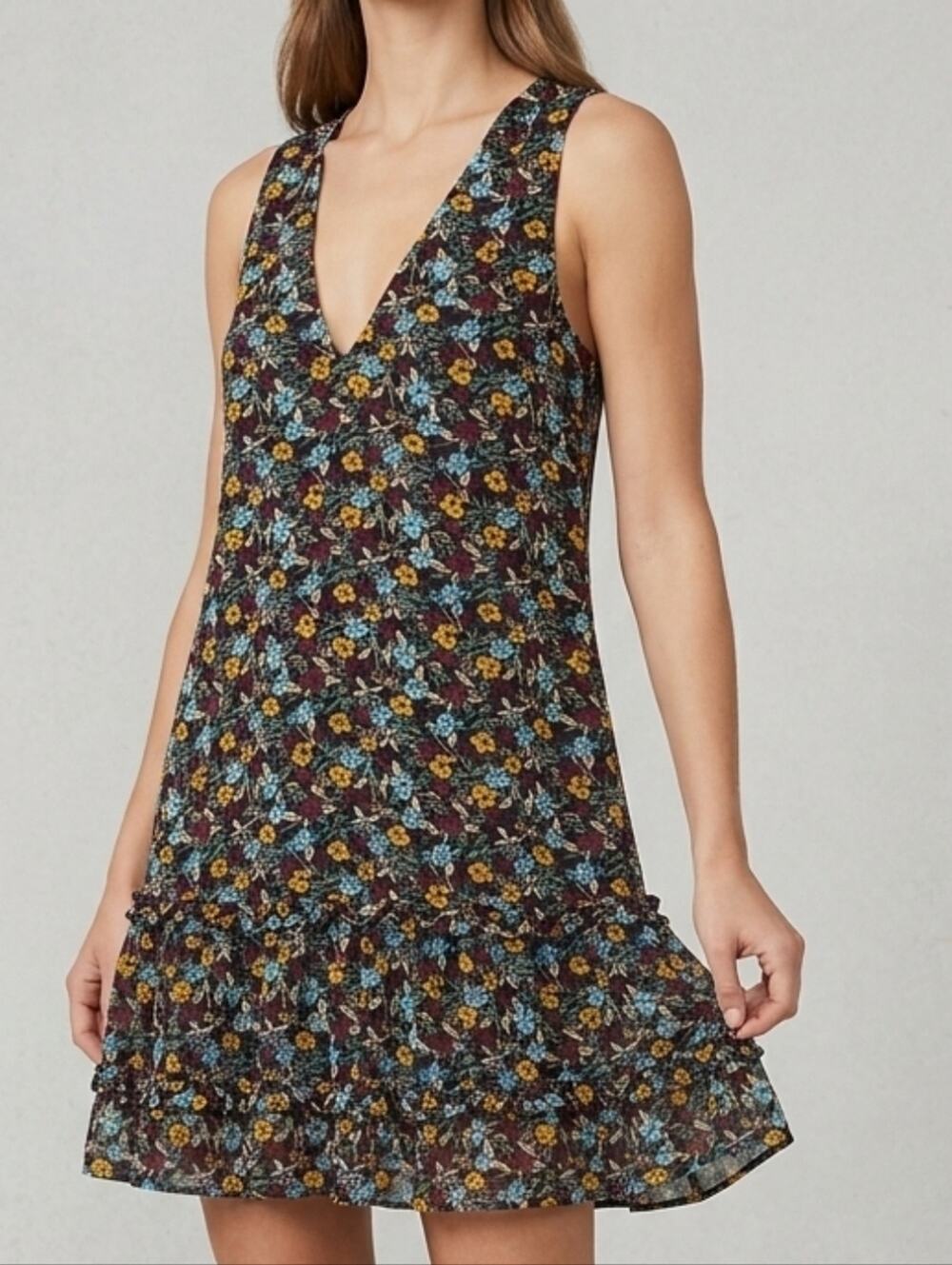 NWT BCBG Paris Vintage Floral V-Neck Ruffle Hem Dress Size Small